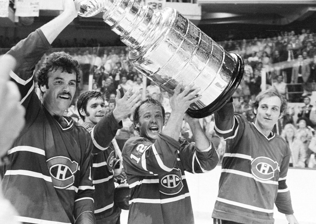 Les Canadiens de Montréal soulèvent la Coupe Stanley