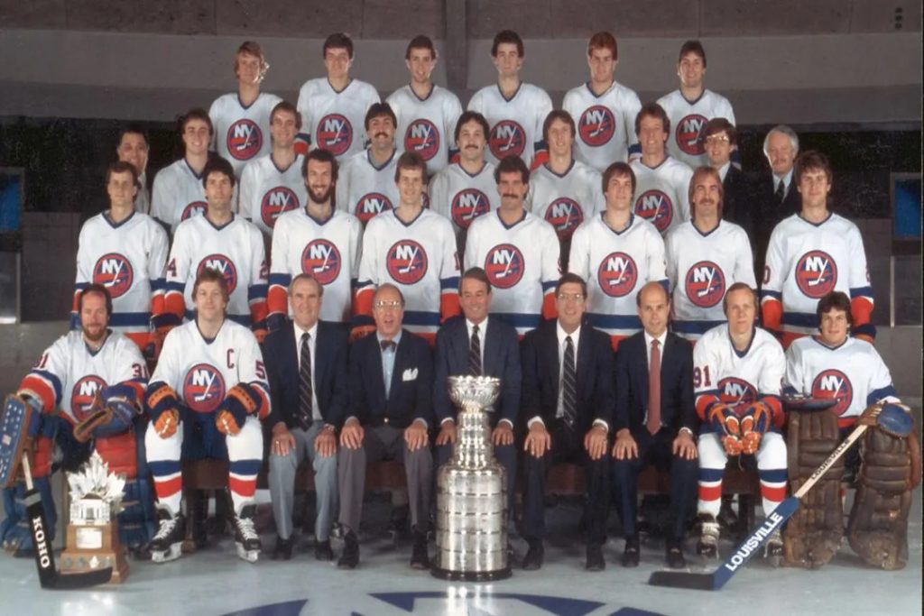 Les New York Islanders de 1982 posent pour une photo d'équipe
