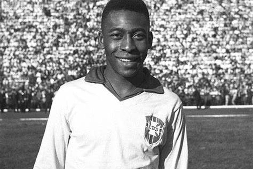 Une photo de l'un des meilleurs joueurs de soccer de tous les temps, Pelé.