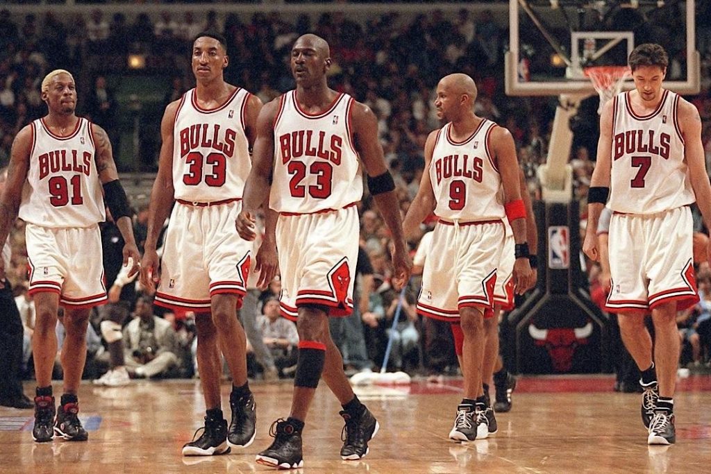 The best NBA team ever, the Chicago Bulls 95/96 walking off the court