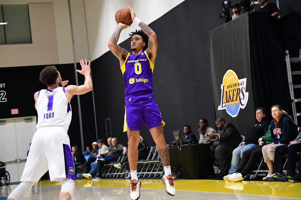 South Bay Lakers player jumping to shoot