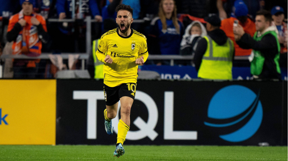 Diego Rossi celebrates for Columbus.